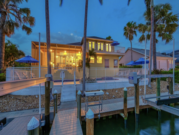 Lido Key 4 Bedroom Vacation Rental Walk to Beach & Boat Dock
