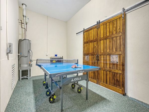 Lido Key 4 Bedroom Vacation Rental Walk to Beach & Boat Dock