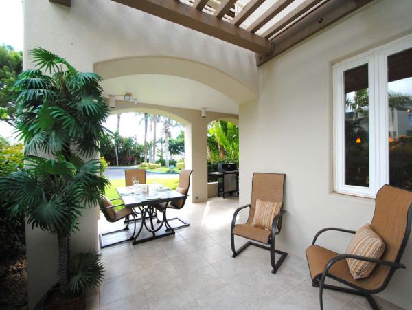 Two Bedroom 2 bathroom Vacation Condo Keawakapu beach!