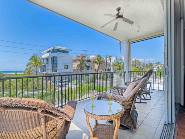 Siesta Key 3 Bedroom Villa Luxury Inside and Out Sleeps 8