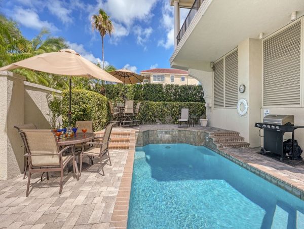 Siesta Key 3 Bedroom Villa Luxury Inside and Out Sleeps 8