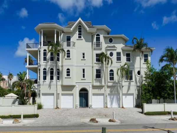 Siesta Key 3 Bedroom Villa Luxury Inside and Out Sleeps 8