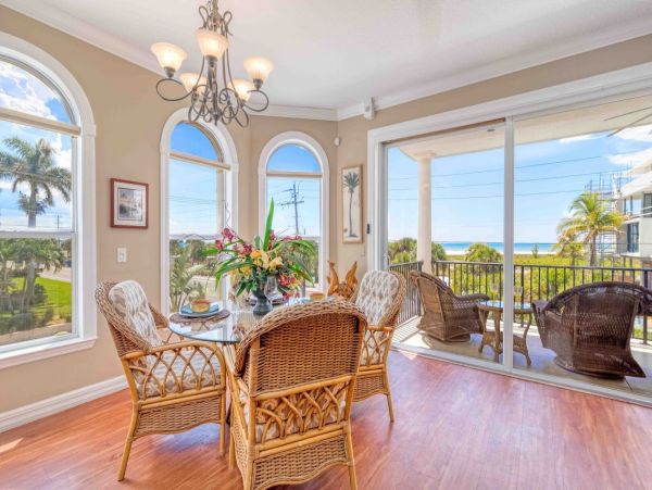Siesta Key 3 Bedroom Villa Luxury Inside and Out Sleeps 8