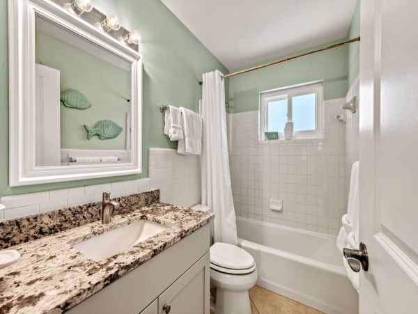 Siesta Key Vacation Rental - Six Bedroom Beach Cottage with Pool Near Crescent Beach