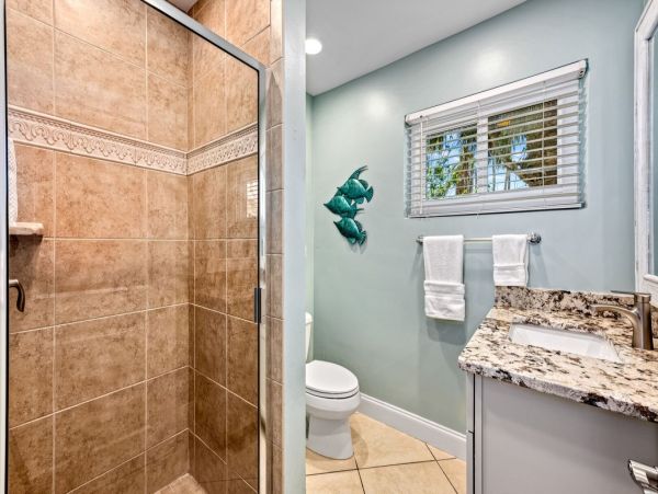 Siesta Key Vacation Rental - Six Bedroom Beach Cottage with Pool Near Crescent Beach