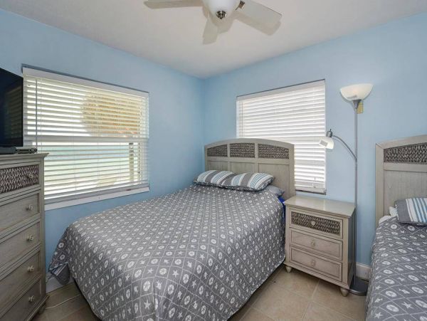 Islamorada Beach Front Home Value Priced 4 Bedrooms Sleeps 8