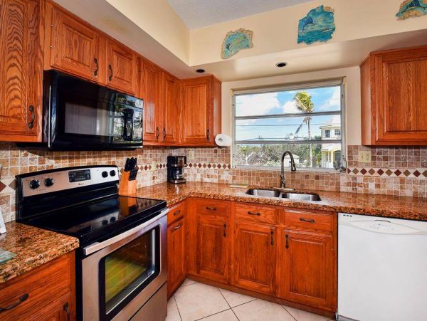 Islamorada Beach Front Home Value Priced 4 Bedrooms Sleeps 8
