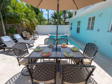 Holmes Beach Three Bedroom Duplex, Private Pool