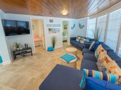 Holmes Beach Three Bedroom Duplex, Private Pool