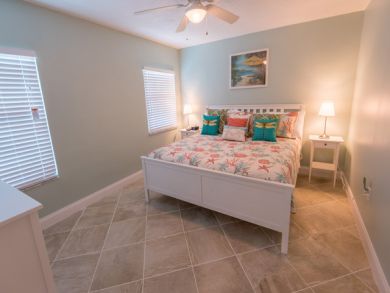 Holmes Beach Three Bedroom Duplex, Private Pool