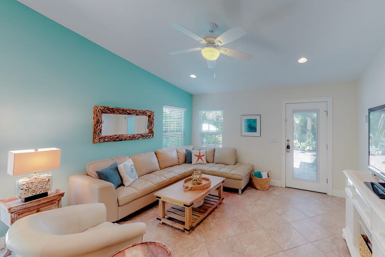 Holmes Beach Pool Vacation Rental Home Sleeps 7 Guests