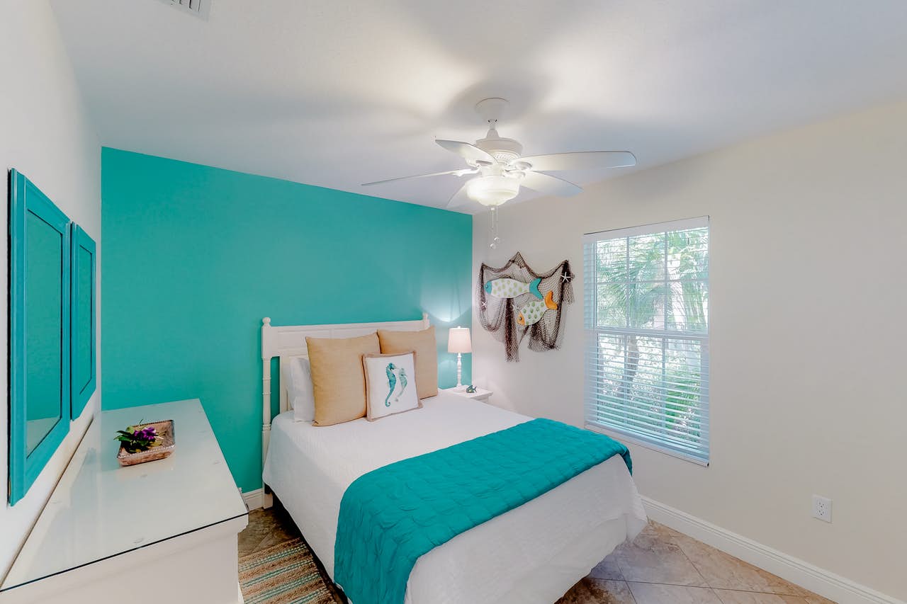 Holmes Beach Pool Vacation Rental Home Sleeps 7 Guests