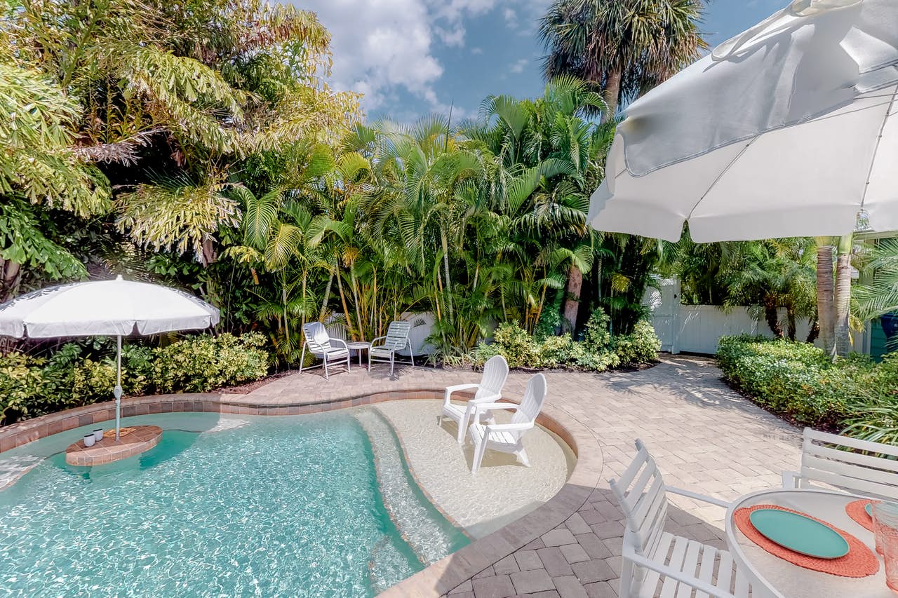 Holmes Beach Pool Vacation Rental Home Sleeps 7 Guests