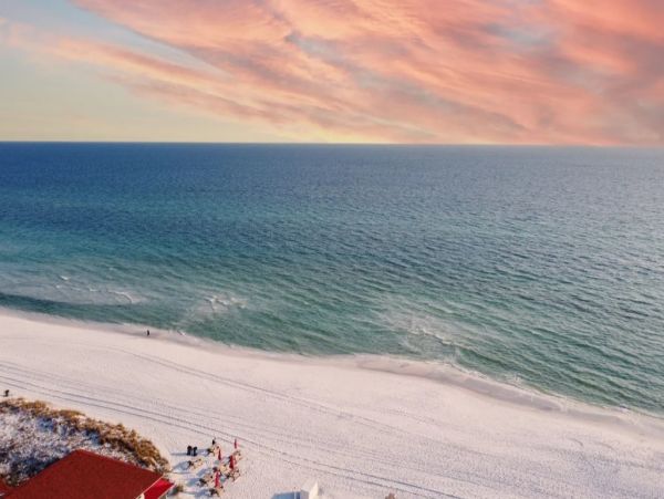 Luxury Destin Six Bedroom Rental Short Walk to Beach
