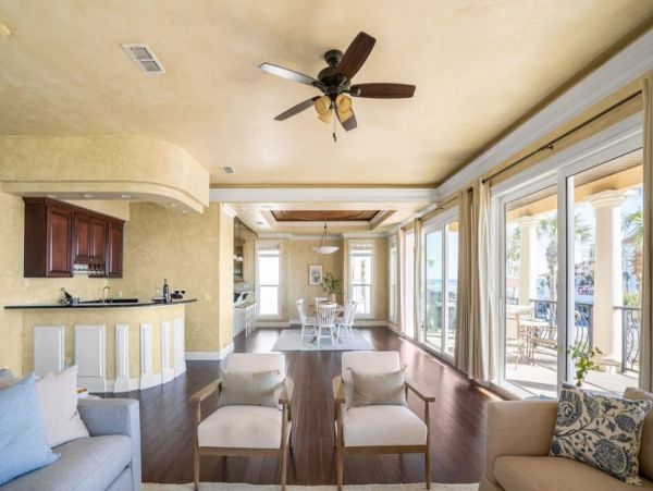 Luxury Destin Six Bedroom Rental Short Walk to Beach