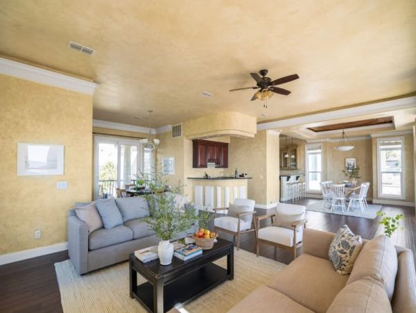 Luxury Destin Six Bedroom Rental Short Walk to Beach