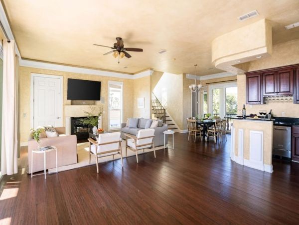 Luxury Destin Six Bedroom Rental Short Walk to Beach