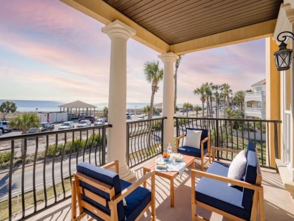 Luxury Destin Six Bedroom Rental Short Walk to Beach