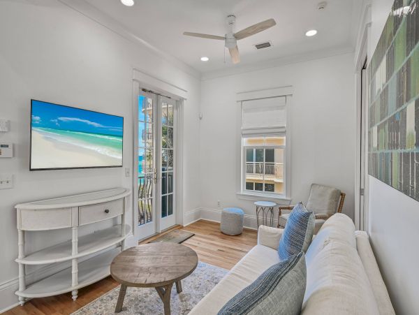 Six Bedroom Luxury Rental Beaches of South Walton Sleeps 22!