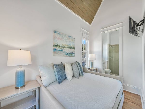 Six Bedroom Luxury Rental Beaches of South Walton Sleeps 22!