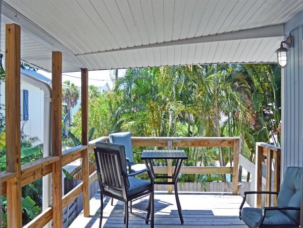 Three Bedroom Anna Maria Rental 150 meters to Sand