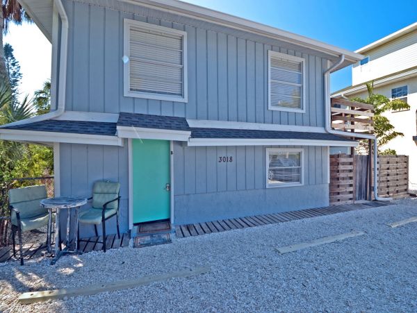 Three Bedroom Anna Maria Rental 150 meters to Sand