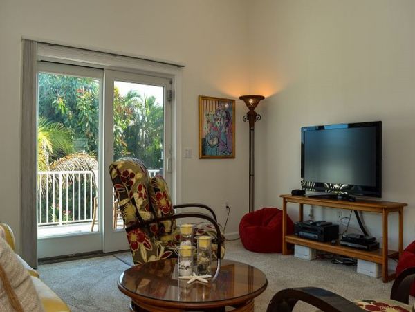 Three Bedroom Holmes Beach Vacation Rental with Pool
