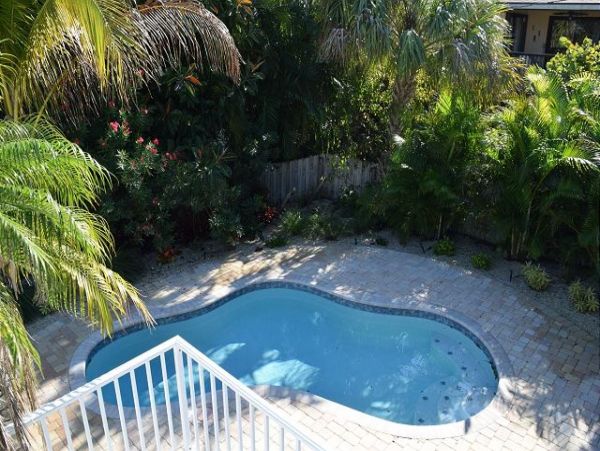 Three Bedroom Holmes Beach Vacation Rental with Pool