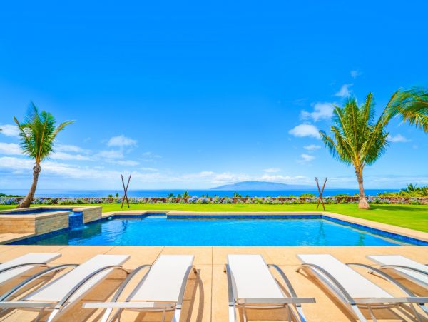 Luxury Lahaina Residence with Five Bedrooms and Pool Cottage