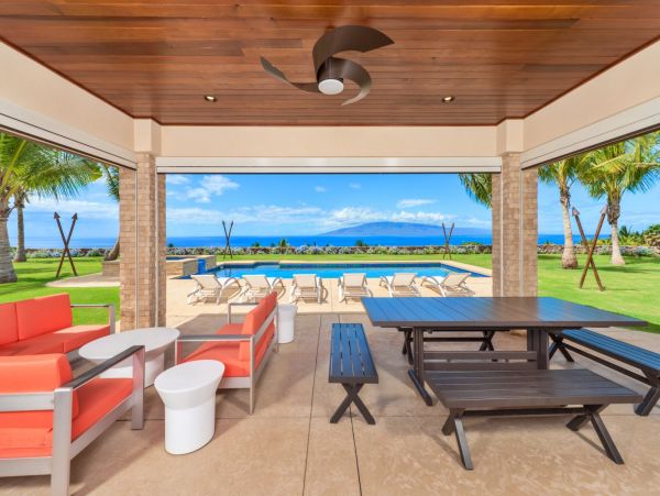 Luxury Lahaina Residence with Five Bedrooms and Pool Cottage