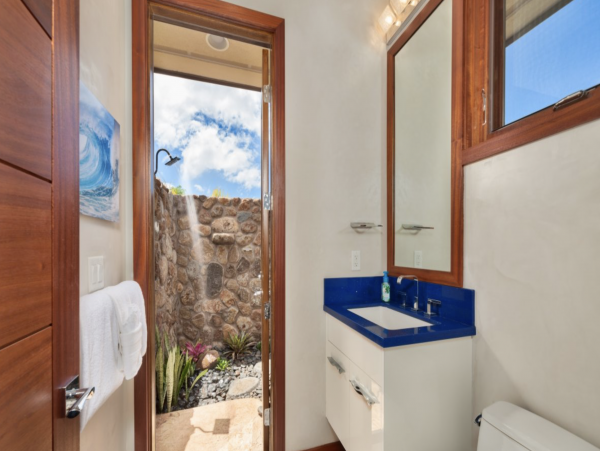 Luxury Lahaina Residence with Five Bedrooms and Pool Cottage