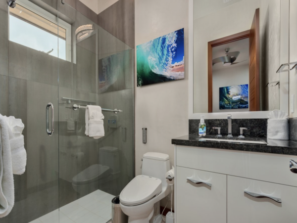 Luxury Lahaina Residence with Five Bedrooms and Pool Cottage