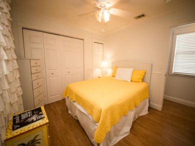 Five Bedroom Anna Maria Island Rental Pool Home Sleeps 10! Five Bedroom Anna Maria Island Rental Pool Home Sleeps 10!