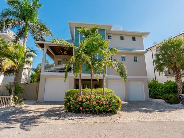 Luxury  Vacation Rental - Anna Maria Island Luxury Home with Pool & Rooftop Deck One Min Walk to the Beach