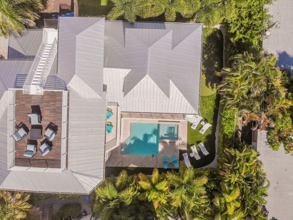Luxury  Vacation Rental - Anna Maria Island Luxury Home with Pool & Rooftop Deck One Min Walk to the Beach