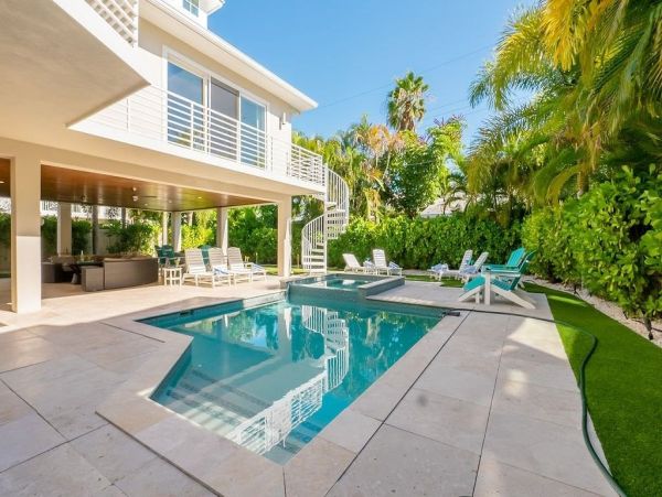 Luxury  Vacation Rental - Anna Maria Island Luxury Home with Pool & Rooftop Deck One Min Walk to the Beach