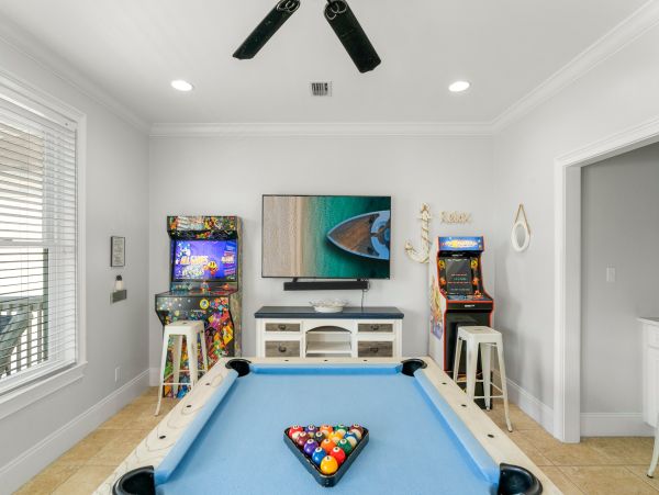 Nine Bedrooms  Sleeps 28 - Miramar Beach- Vacation Rental