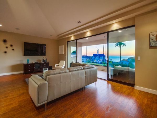 La Jolla Rental Home with five bedrooms - Super Luxury Sleeps 12