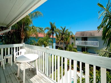 Balcony with Outdoor Table & Chairs