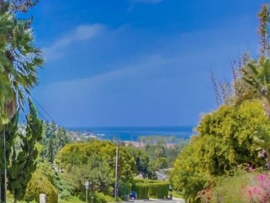 Modern Five Bedroom La Jolla Rental with Pool