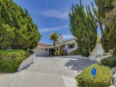 Modern Five Bedroom La Jolla Rental with Pool