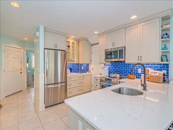 Charming Beach Front Vacation Home in Boca Grande Sleeps Six