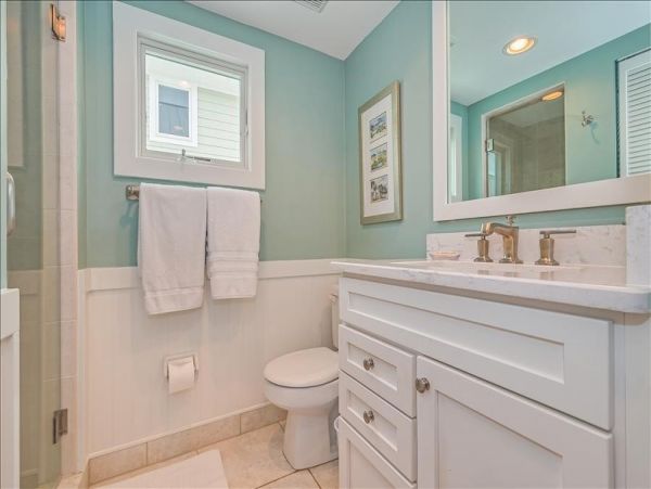 Charming Beach Front Vacation Home in Boca Grande Sleeps Six