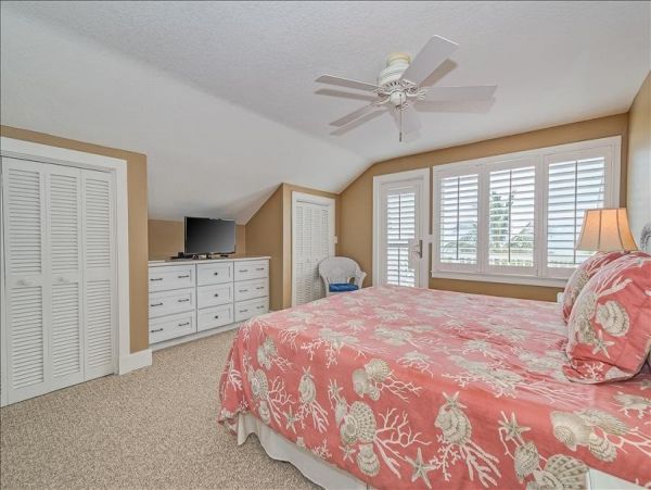 Charming Beach Front Vacation Home in Boca Grande Sleeps Six