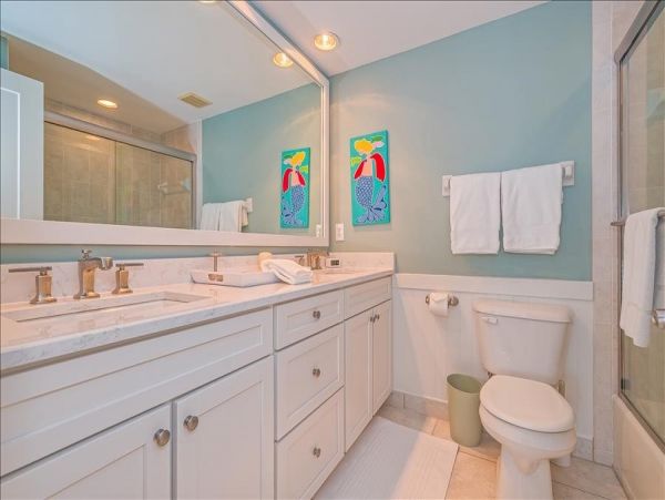 Charming Beach Front Vacation Home in Boca Grande Sleeps Six