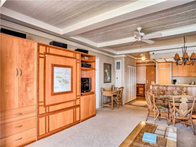Lahaina Vacation Condo Sleeps Four Guests.