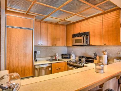 Lahaina Vacation Condo Sleeps Four Guests.