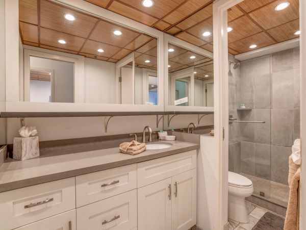 Lahaina Lovely Condo Pacific Ocean Views