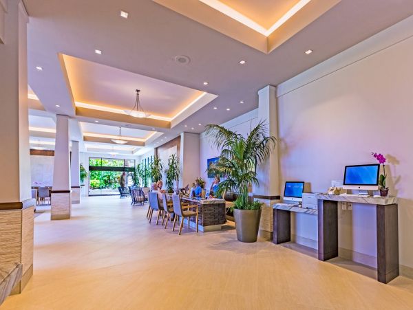 Lahaina Lovely Condo Pacific Ocean Views