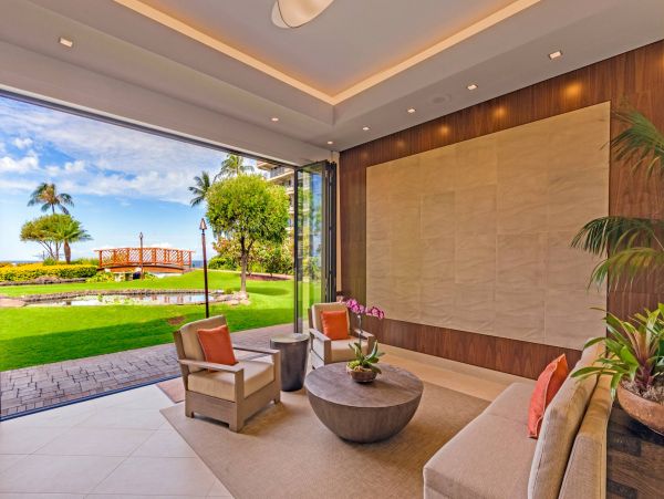 Lahaina Lovely Condo Pacific Ocean Views
